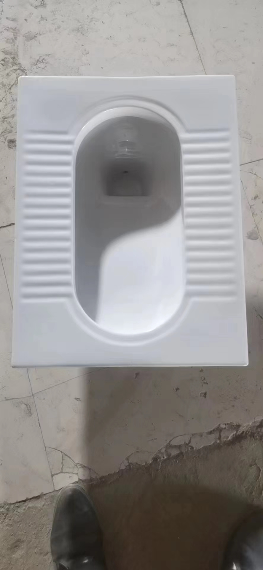 农村厕所改造厕屋蹲便器
